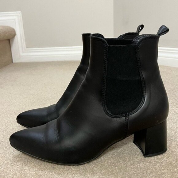 La Canadienne Black Booties - Picture 1 of 10